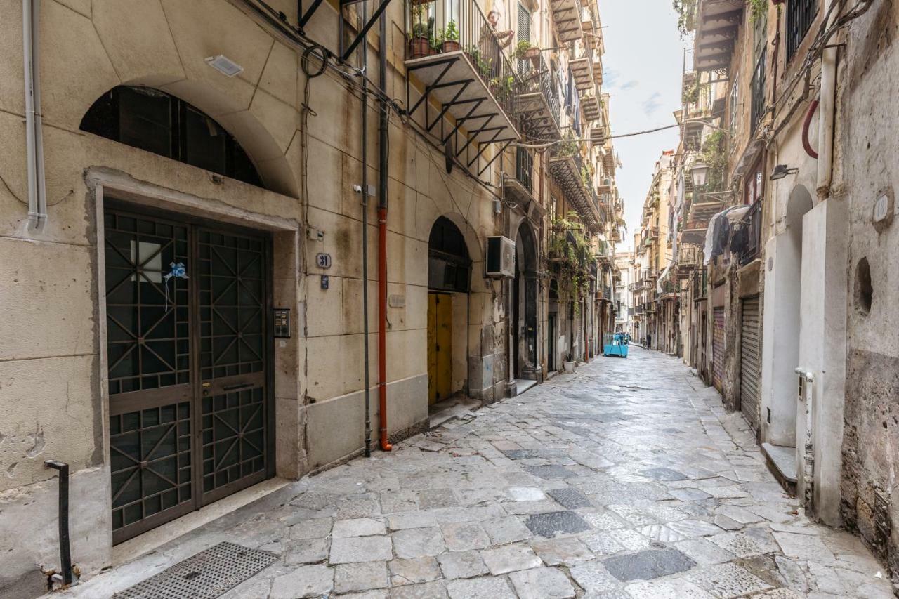 Case Barbera Via Parlamento Palermo Bagian luar foto